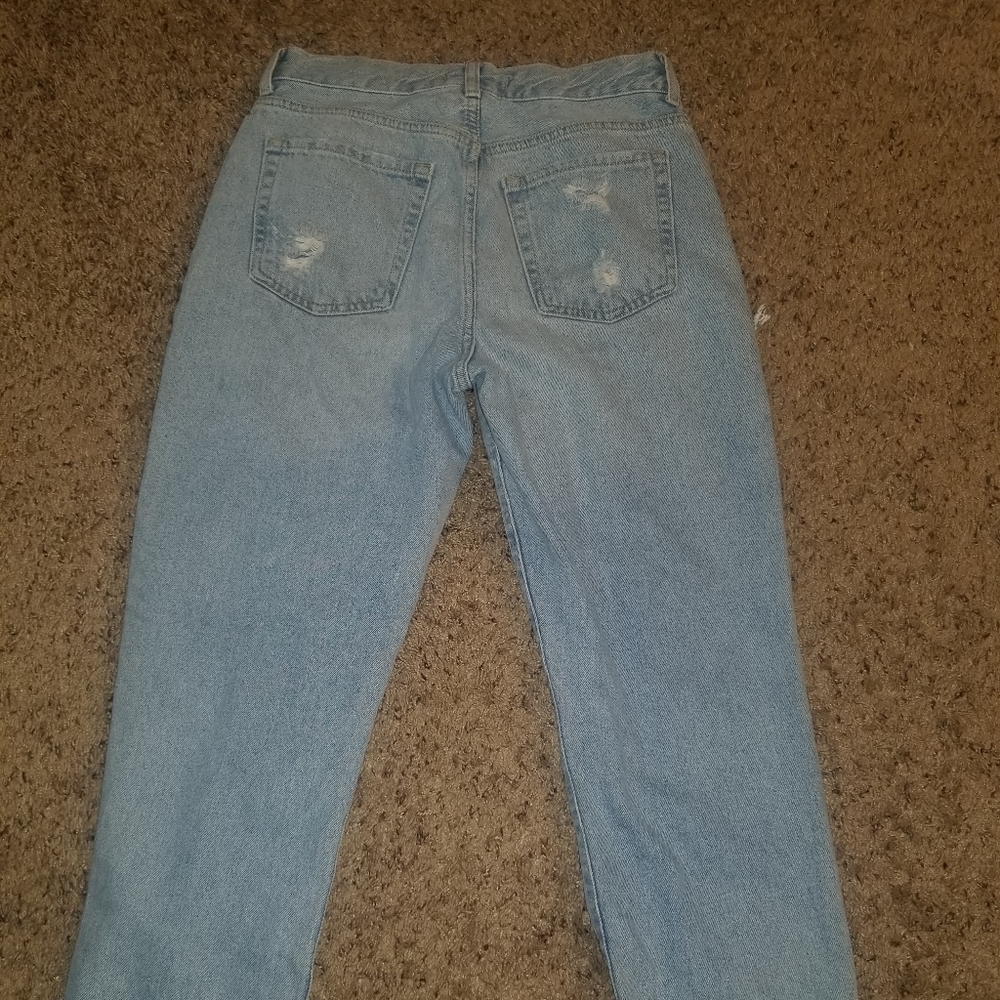Distressed Jean's - Picture 4 of 6